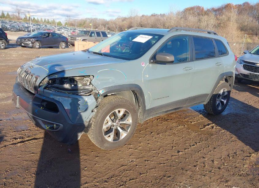 Photo 2 of 2015 Jeep Cherokee TRAILHAWK (VIN 1C4PJMBS8FW647057)