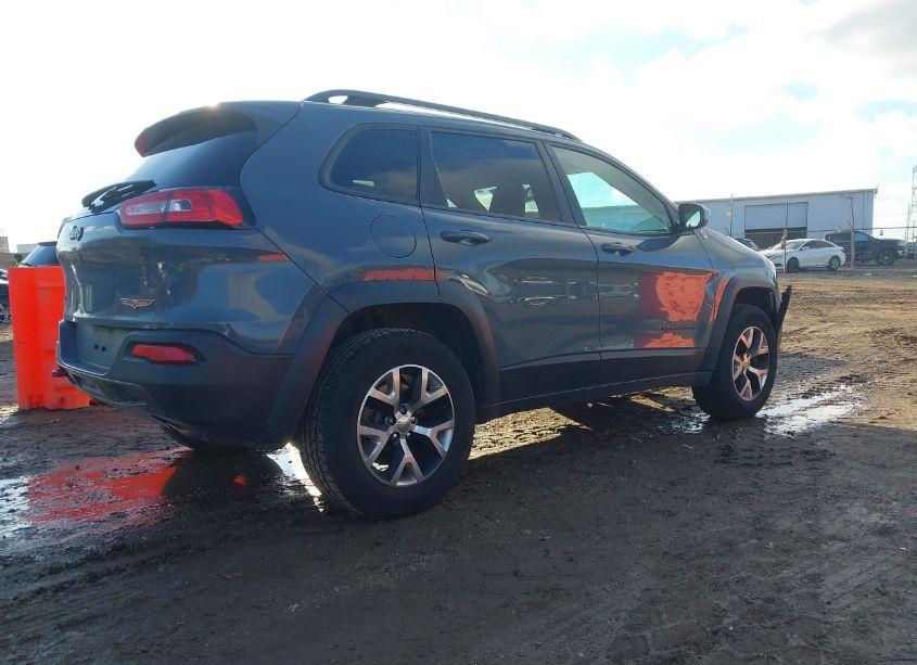 Photo 4 of 2015 Jeep Cherokee TRAILHAWK (VIN 1C4PJMBS8FW647057)