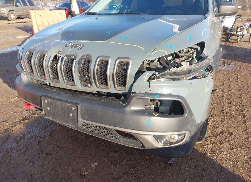 Photo 6 of 2015 Jeep Cherokee TRAILHAWK (VIN 1C4PJMBS8FW647057)