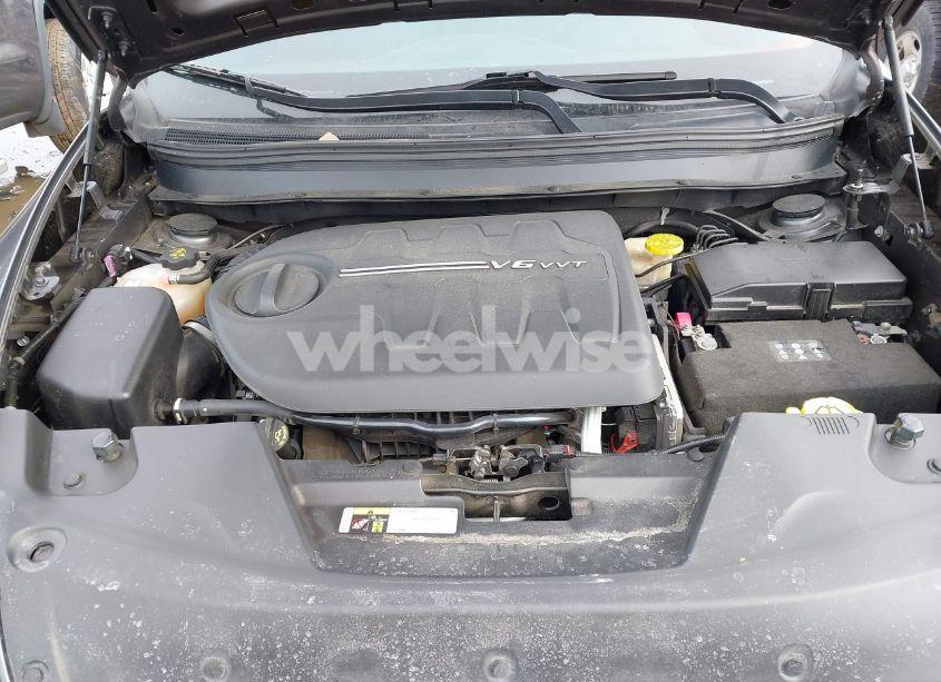 Photo 10 of 2015 Jeep Cherokee TRAILHAWK (VIN 1C4PJMBS8FW717916)