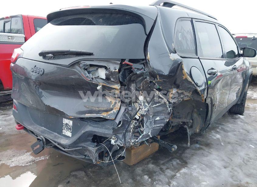 Photo 6 of 2015 Jeep Cherokee TRAILHAWK (VIN 1C4PJMBS8FW717916)