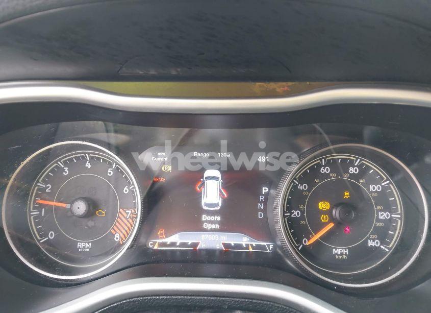 Photo 7 of 2015 Jeep Cherokee TRAILHAWK (VIN 1C4PJMBS8FW717916)