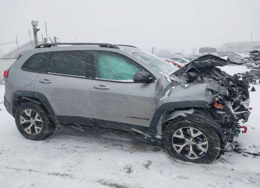 Photo 13 of 2015 Jeep Cherokee TRAILHAWK (VIN 1C4PJMBS8FW785522)