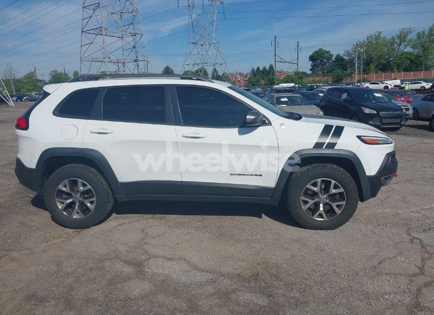 Photo 14 of 2015 Jeep Cherokee (VIN 1C4PJMBS8FW786850)