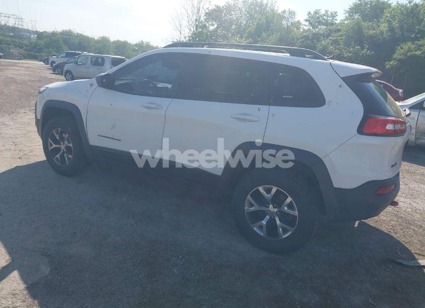 Photo 3 of 2015 Jeep Cherokee (VIN 1C4PJMBS8FW786850)