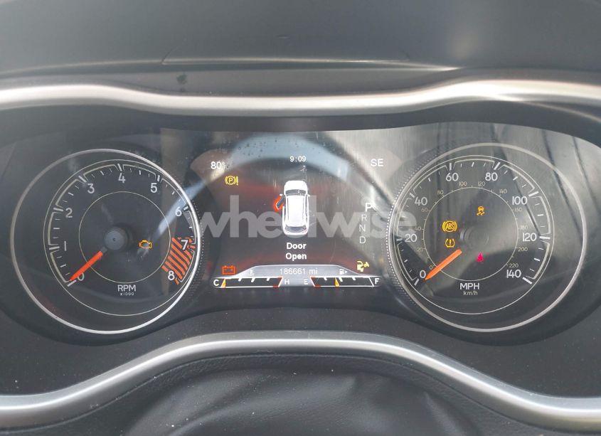 Photo 7 of 2015 Jeep Cherokee (VIN 1C4PJMBS8FW786850)