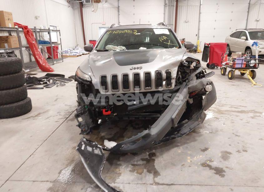 Photo 12 of 2016 Jeep Cherokee TRAILHAWK (VIN 1C4PJMBS8GW133307)
