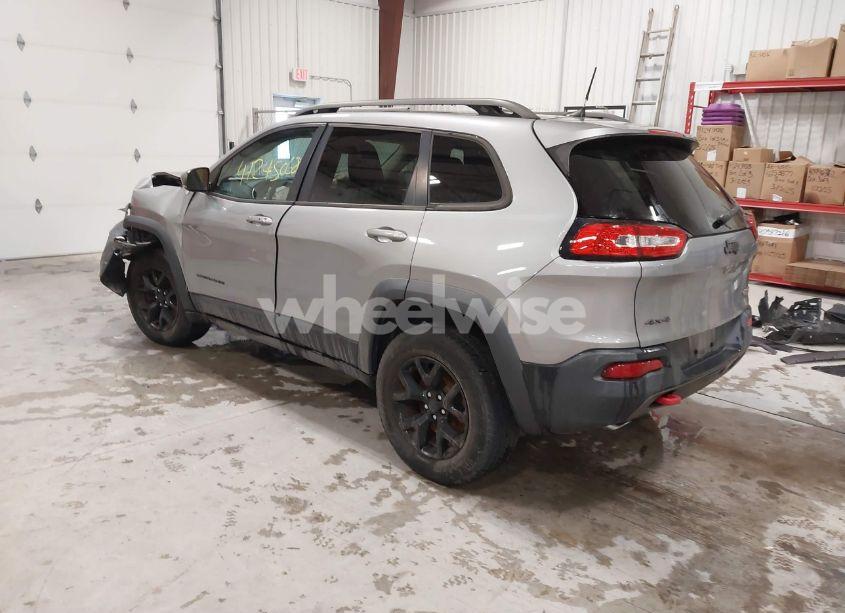Photo 3 of 2016 Jeep Cherokee TRAILHAWK (VIN 1C4PJMBS8GW133307)