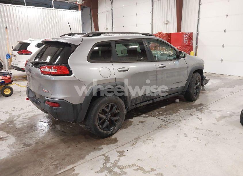 Photo 4 of 2016 Jeep Cherokee TRAILHAWK (VIN 1C4PJMBS8GW133307)