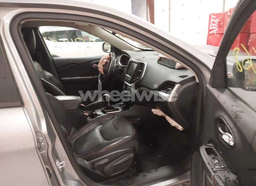 Photo 5 of 2016 Jeep Cherokee TRAILHAWK (VIN 1C4PJMBS8GW133307)