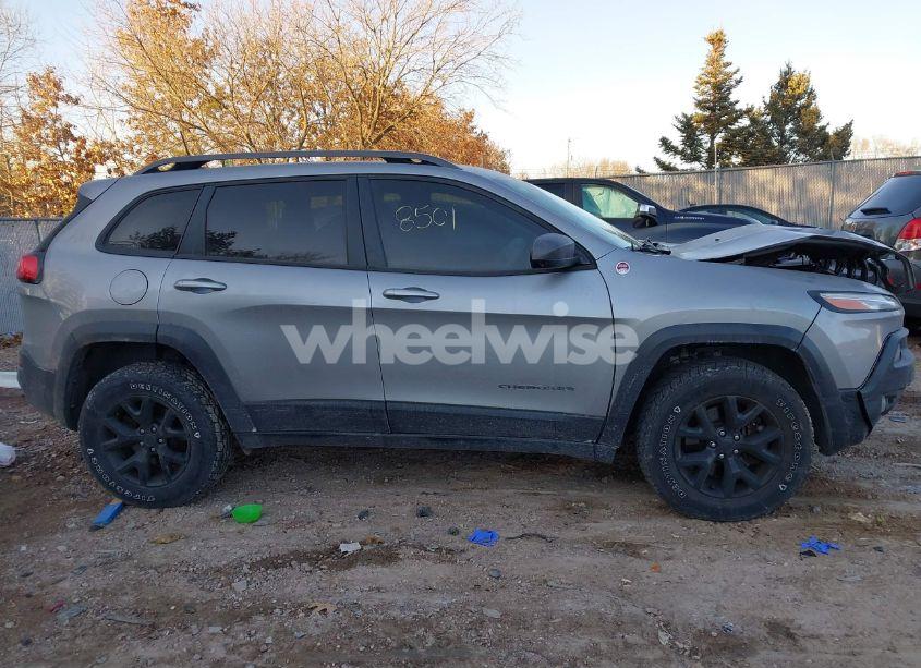 Photo 13 of 2017 Jeep Cherokee TRAILHAWK 4X4 (VIN 1C4PJMBS8HW564408)