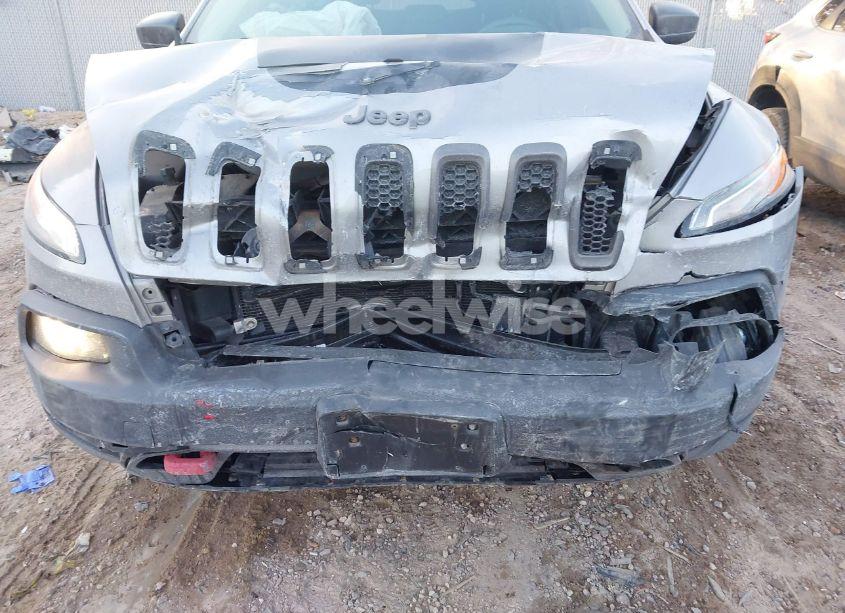 Photo 6 of 2017 Jeep Cherokee TRAILHAWK 4X4 (VIN 1C4PJMBS8HW564408)