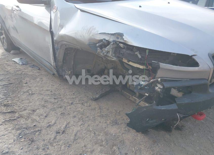 Photo 6 of 2014 Jeep Cherokee TRAILHAWK (VIN 1C4PJMBS9EW125326)