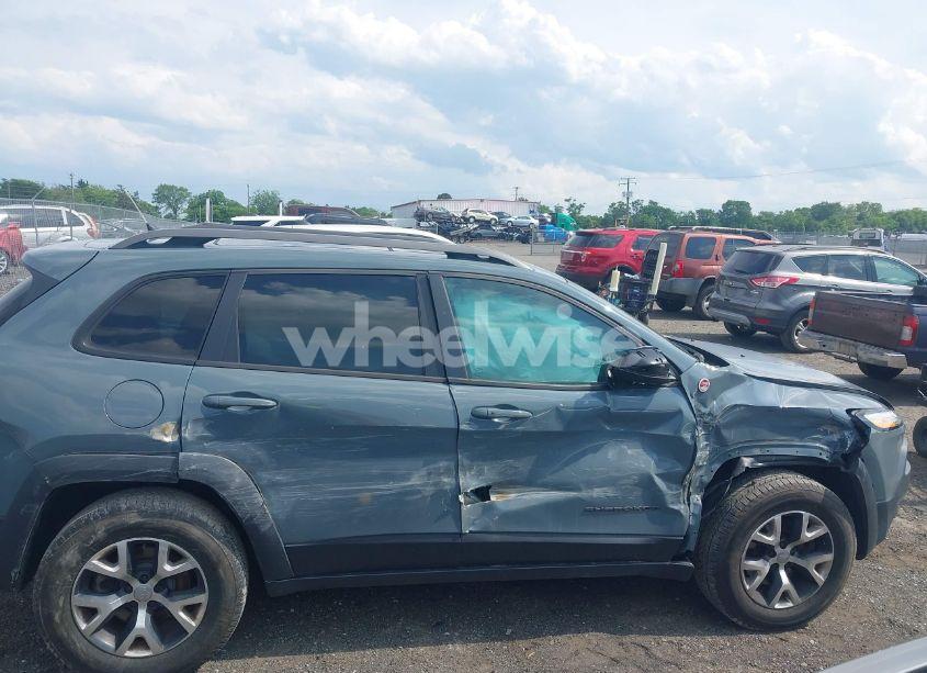Photo 13 of 2014 Jeep Cherokee TRAILHAWK (VIN 1C4PJMBS9EW161548)