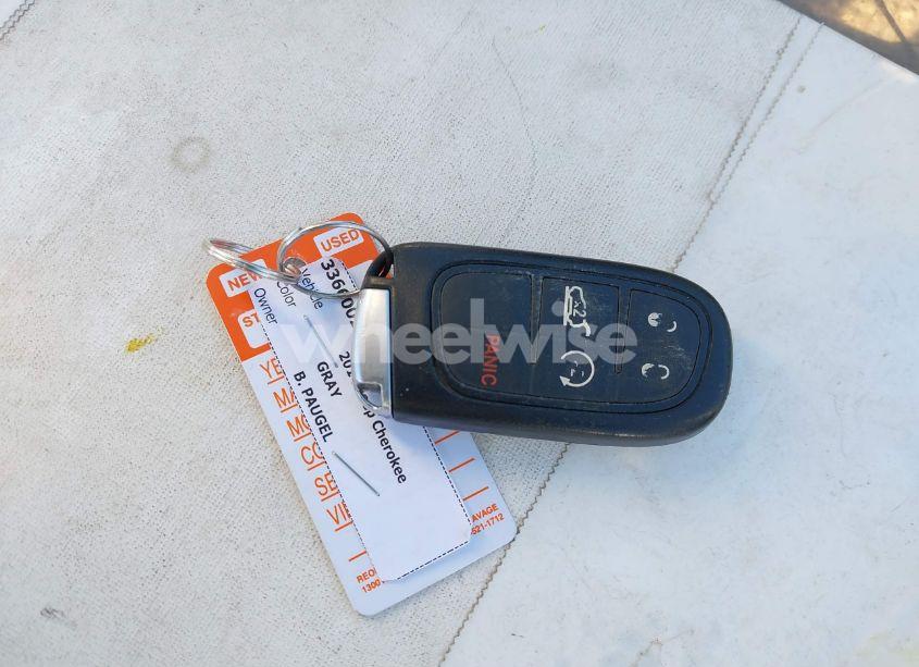 Photo 11 of 2014 Jeep Cherokee TRAILHAWK (VIN 1C4PJMBS9EW285125)