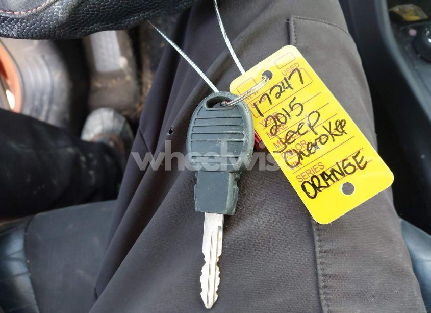 Photo 11 of 2015 Jeep Cherokee TRAILHAWK (VIN 1C4PJMBS9FW510516)