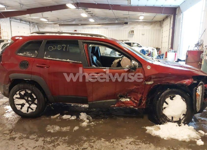 Photo 13 of 2016 Jeep Cherokee TRAILHAWK (VIN 1C4PJMBS9GW146695)