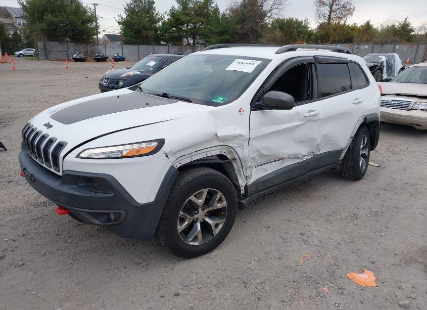 Photo 2 of 2016 Jeep Cherokee TRAILHAWK (VIN 1C4PJMBS9GW289405)