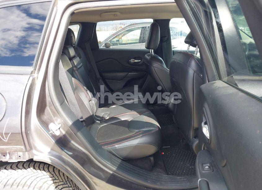 Photo 8 of 2016 Jeep Cherokee TRAILHAWK (VIN 1C4PJMBS9GW309880)