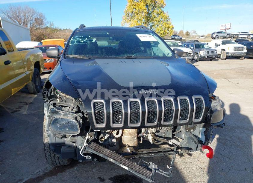 Photo 13 of 2016 Jeep Cherokee TRAILHAWK (VIN 1C4PJMBS9GW368816)