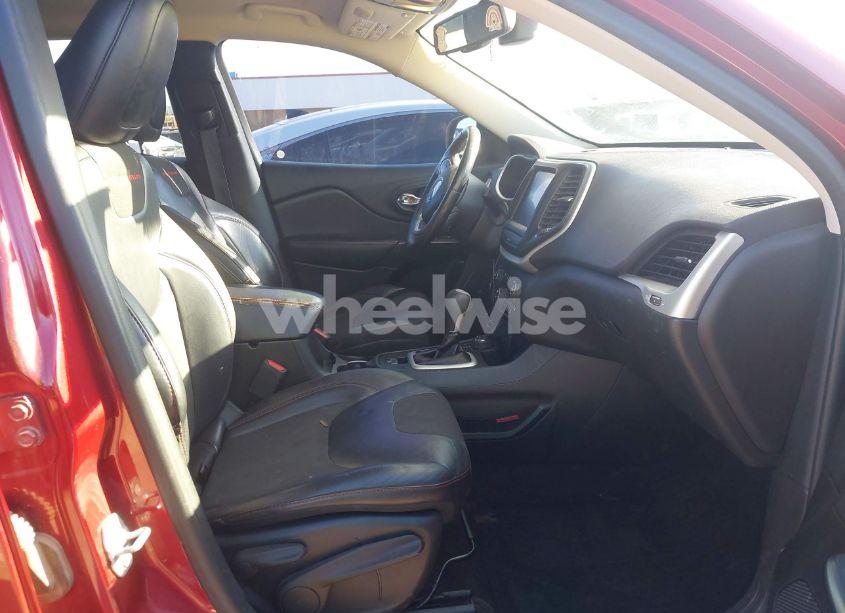 Photo 5 of 2017 Jeep Cherokee TRAILHAWK 4X4 (VIN 1C4PJMBS9HW502323)