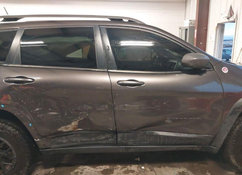 Photo 13 of 2017 Jeep Cherokee TRAILHAWK 4X4 (VIN 1C4PJMBS9HW658295)