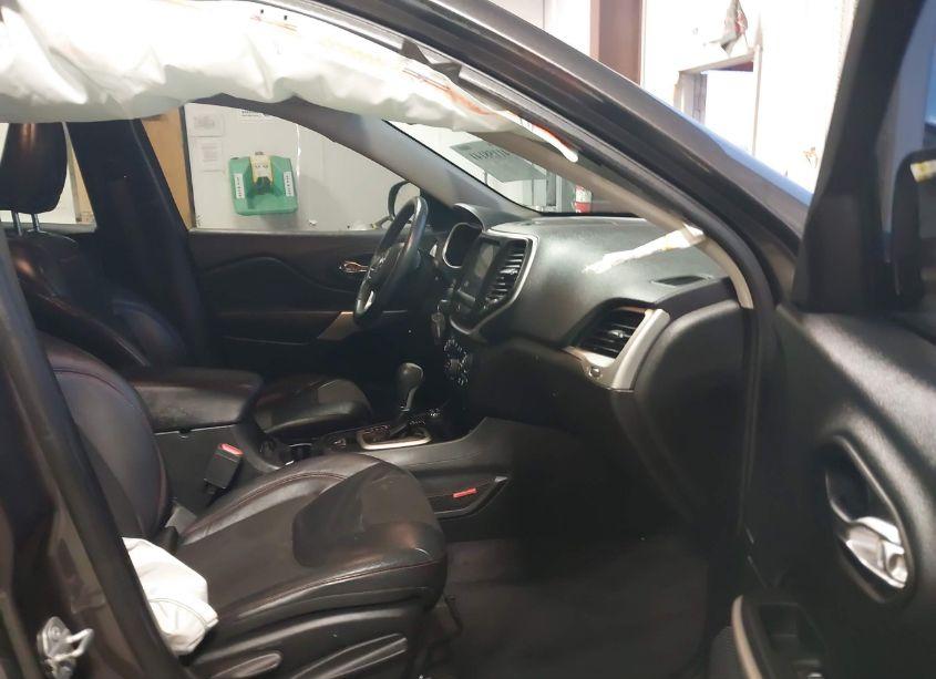 Photo 5 of 2017 Jeep Cherokee TRAILHAWK 4X4 (VIN 1C4PJMBS9HW658295)