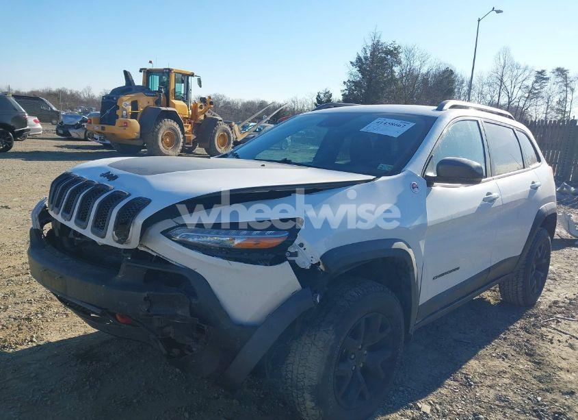 Photo 2 of 2015 Jeep Cherokee TRAILHAWK (VIN 1C4PJMBSXFW633080)