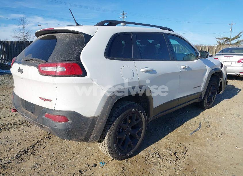 Photo 4 of 2015 Jeep Cherokee TRAILHAWK (VIN 1C4PJMBSXFW633080)