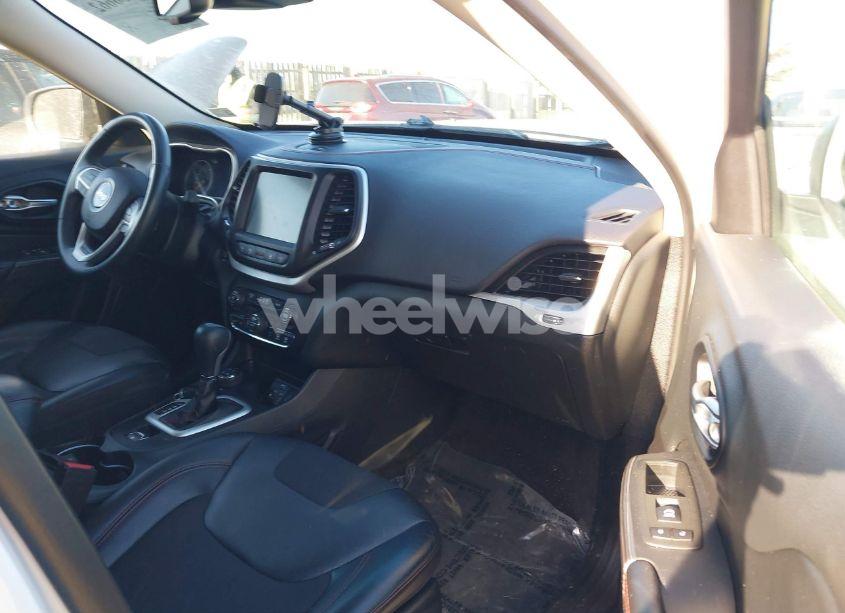 Photo 5 of 2015 Jeep Cherokee TRAILHAWK (VIN 1C4PJMBSXFW633080)