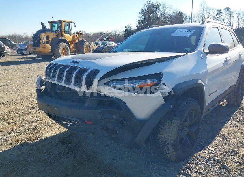 Photo 6 of 2015 Jeep Cherokee TRAILHAWK (VIN 1C4PJMBSXFW633080)