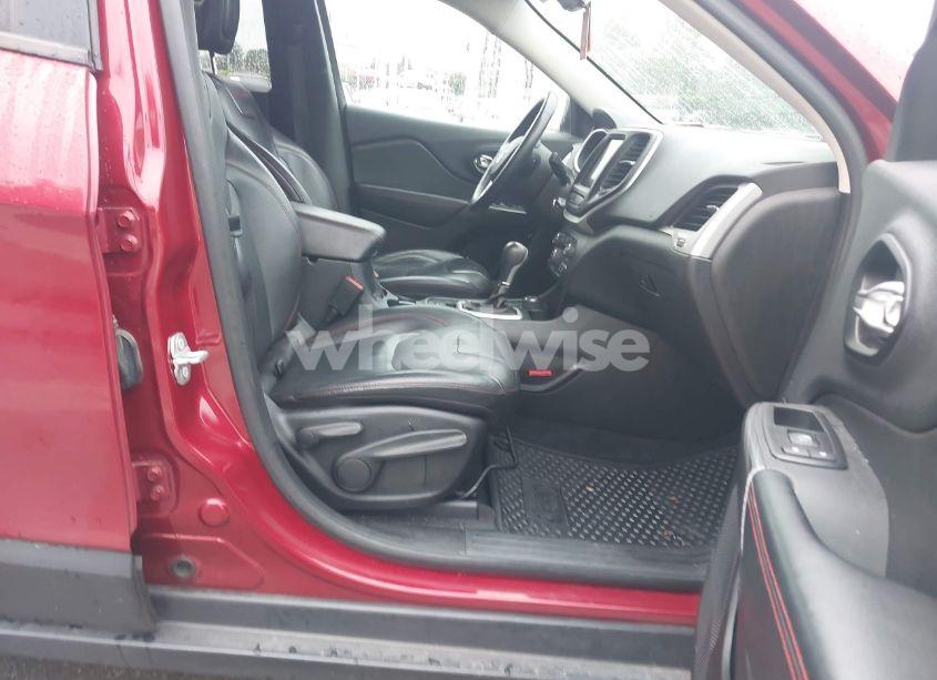 Photo 5 of 2015 Jeep Cherokee TRAILHAWK (VIN 1C4PJMBSXFW667469)