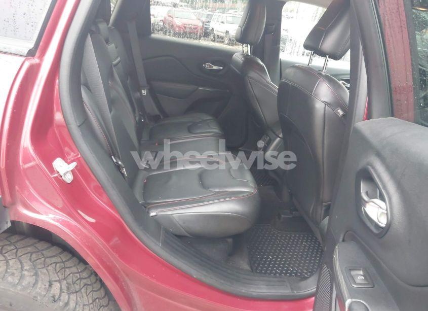 Photo 8 of 2015 Jeep Cherokee TRAILHAWK (VIN 1C4PJMBSXFW667469)