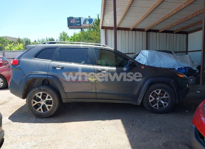Photo 13 of 2016 Jeep Cherokee TRAILHAWK (VIN 1C4PJMBSXGW123829)