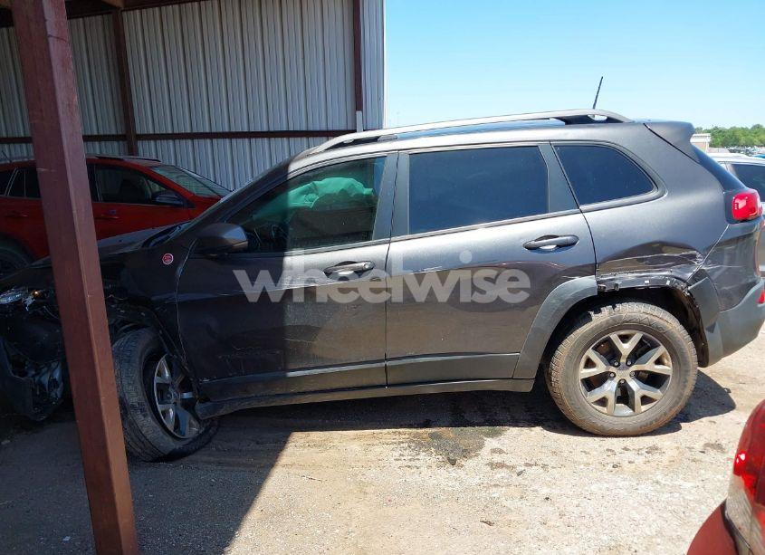 Photo 14 of 2016 Jeep Cherokee TRAILHAWK (VIN 1C4PJMBSXGW123829)