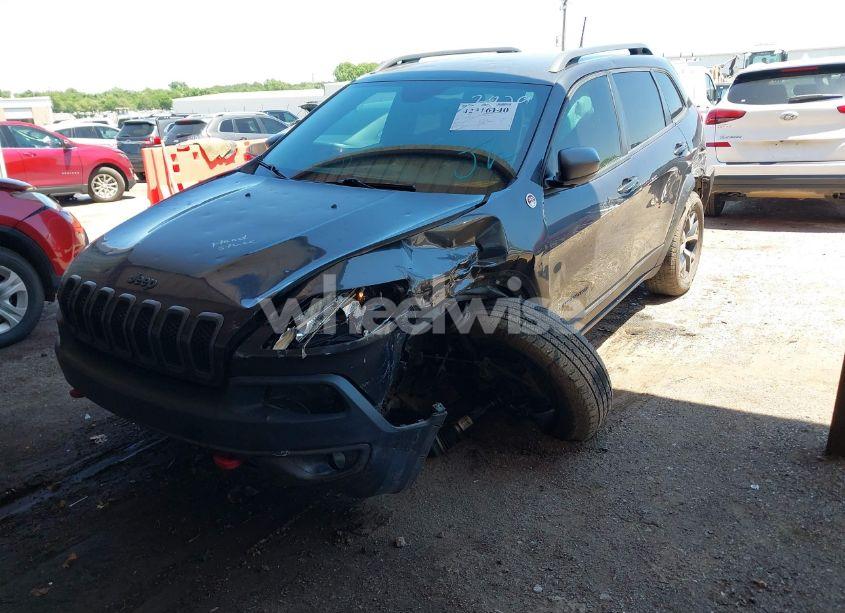 Photo 2 of 2016 Jeep Cherokee TRAILHAWK (VIN 1C4PJMBSXGW123829)