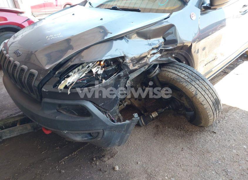 Photo 6 of 2016 Jeep Cherokee TRAILHAWK (VIN 1C4PJMBSXGW123829)