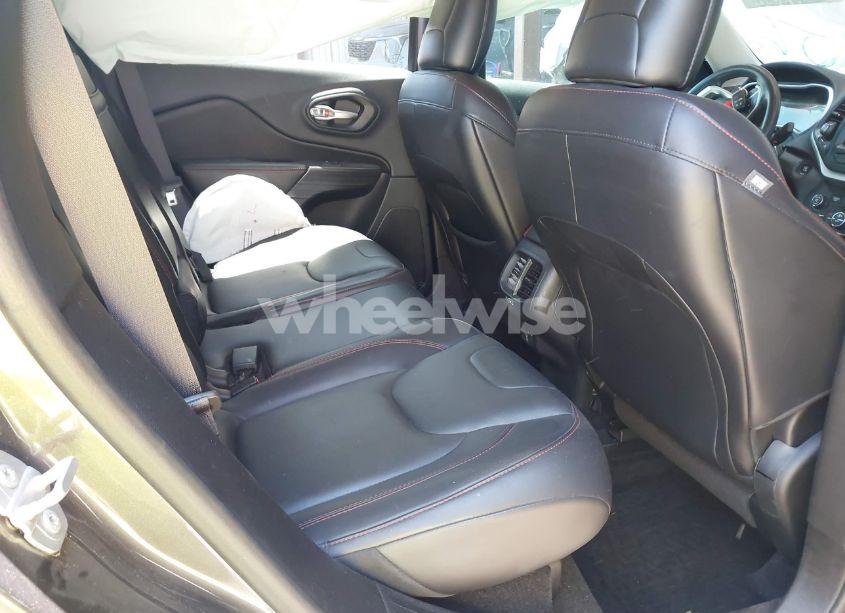 Photo 8 of 2016 Jeep Cherokee TRAILHAWK (VIN 1C4PJMBSXGW123829)