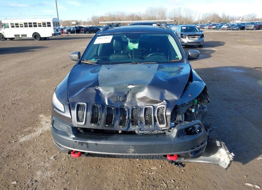 Photo 6 of 2016 Jeep Cherokee TRAILHAWK (VIN 1C4PJMBSXGW305952)