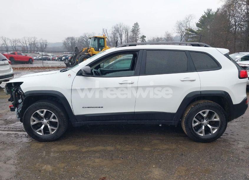 Photo 14 of 2016 Jeep Cherokee TRAILHAWK (VIN 1C4PJMBSXGW335355)