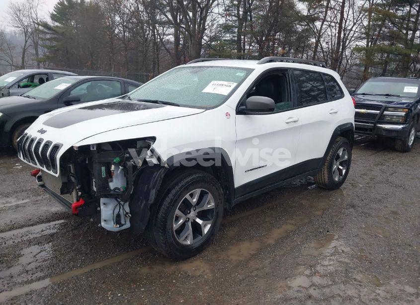 Photo 2 of 2016 Jeep Cherokee TRAILHAWK (VIN 1C4PJMBSXGW335355)