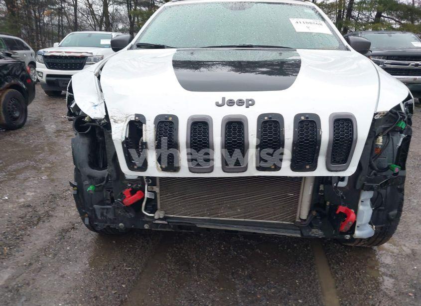 Photo 6 of 2016 Jeep Cherokee TRAILHAWK (VIN 1C4PJMBSXGW335355)