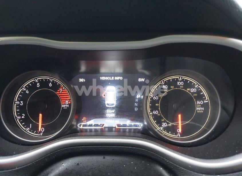 Photo 7 of 2016 Jeep Cherokee TRAILHAWK (VIN 1C4PJMBSXGW335355)