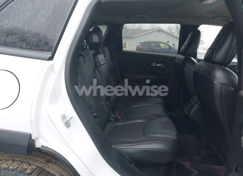 Photo 8 of 2016 Jeep Cherokee TRAILHAWK (VIN 1C4PJMBSXGW335355)