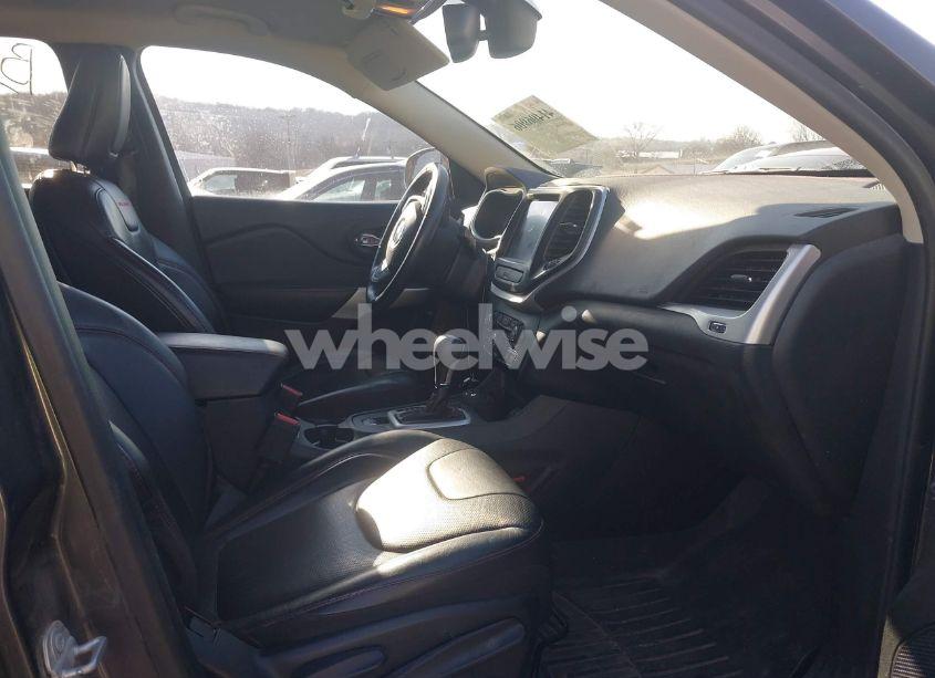 Photo 5 of 2017 Jeep Cherokee TRAILHAWK L PLUS 4X4 (VIN 1C4PJMBSXHW615066)