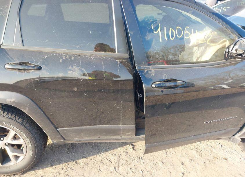 Photo 13 of 2018 Jeep Cherokee TRAILHAWK 4X4 (VIN 1C4PJMBX0JD598470)