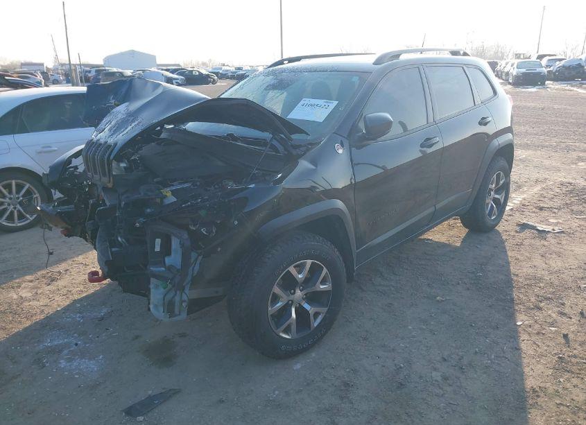 Photo 2 of 2018 Jeep Cherokee TRAILHAWK 4X4 (VIN 1C4PJMBX0JD598470)