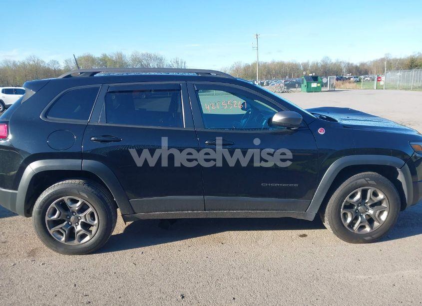 Photo 13 of 2019 Jeep Cherokee TRAILHAWK (VIN 1C4PJMBX0KD210316)
