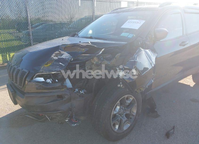 Photo 6 of 2019 Jeep Cherokee TRAILHAWK (VIN 1C4PJMBX0KD210316)