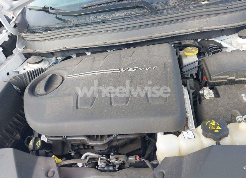 Photo 10 of 2019 Jeep Cherokee TRAILHAWK ELITE 4X4 (VIN 1C4PJMBX0KD315275)